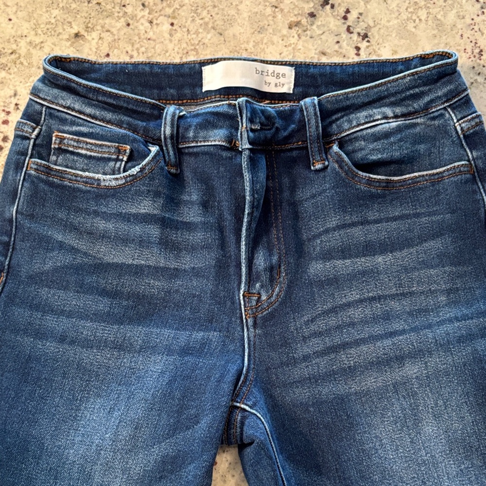 Bridge by Alyse High-Rise Jeans in Dark Blue Wash